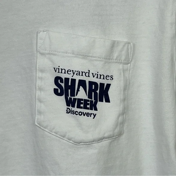 Vineyard Vines T-Shirt Mens Small White Shark Week Long Sleeve Casual Pocket - Picture 5 of 7